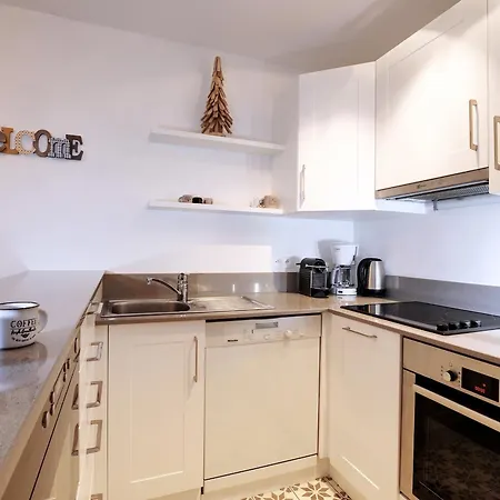 A Courchevel: Balcon Sud, 4-6 Pers. - Fr-1-575-14 *