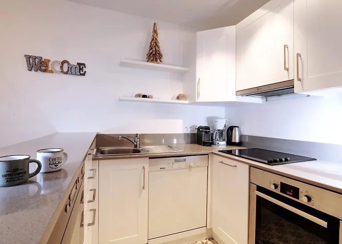 A Courchevel: Balcon Sud, 4-6 Pers. - Fr-1-575-14 *